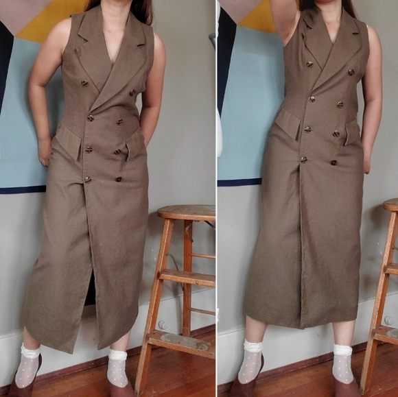 🚫SOLD🚫Vintage Sleeveless Double Breasted Dress - Picture 2 of 10